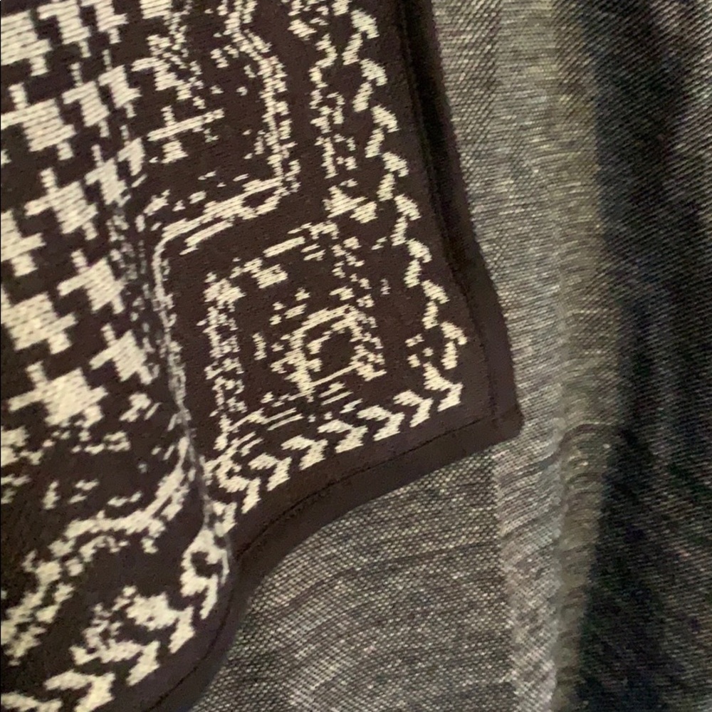 Dana Buchman Novelty Poncho - Picture 4 of 9
